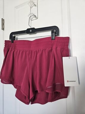 NWT Lululemon Hotty Hot High-Rise Lined Short 2.5 Berry Rumble Sz 14 $68